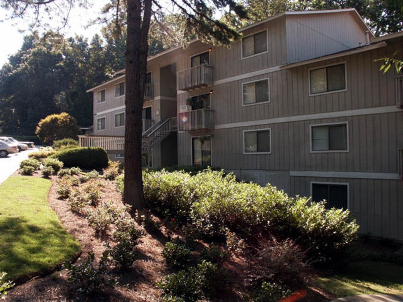 Riverside House, Atlanta (see pics & AVAIL)