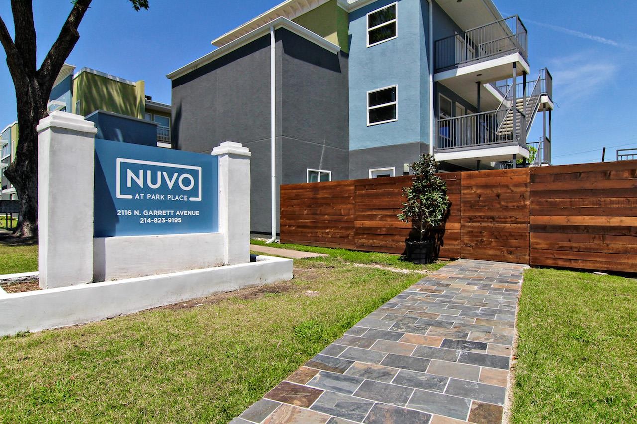 Nuvo at Park Place pool