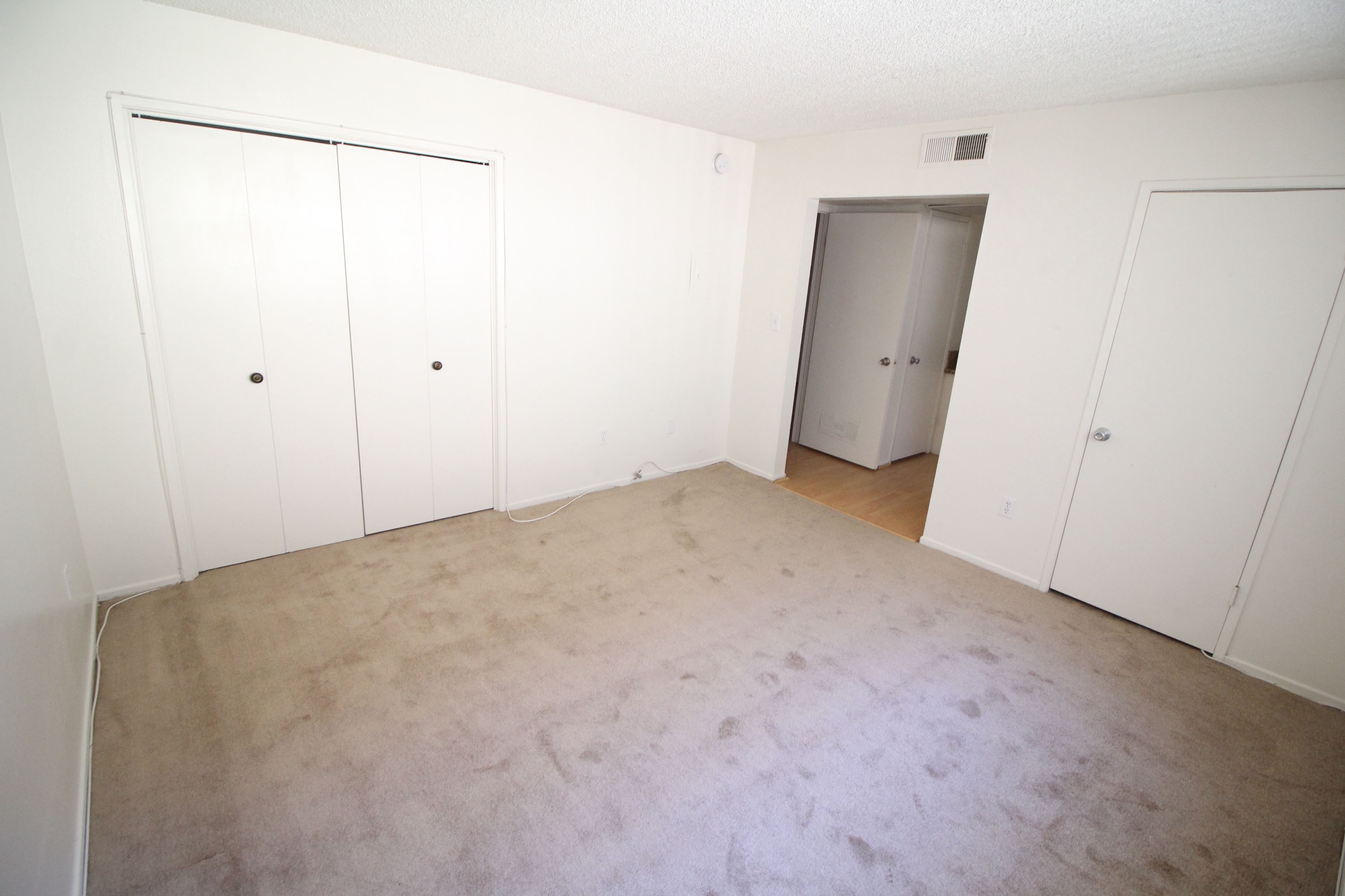 The Cheapest Apartment Rentals In Thai Town, Right Now