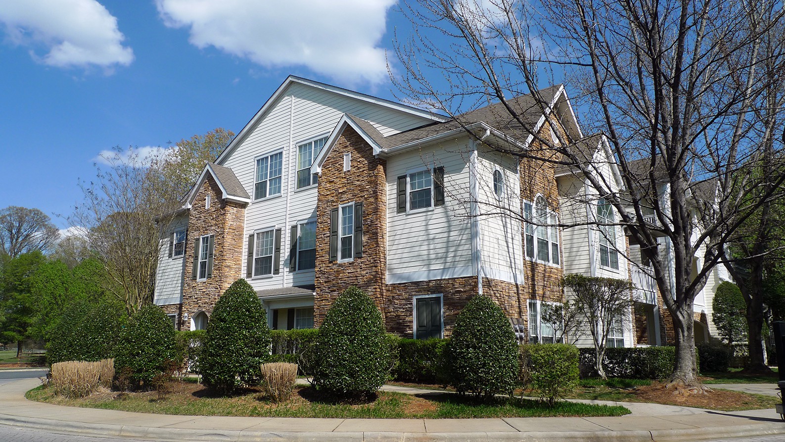 Apartments Near UNC Charlotte College Student Apartments