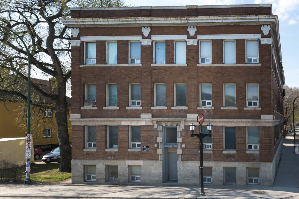 634 Broadway Avenue Apartments for Rent 634 Broadway, Winnipeg, MB
