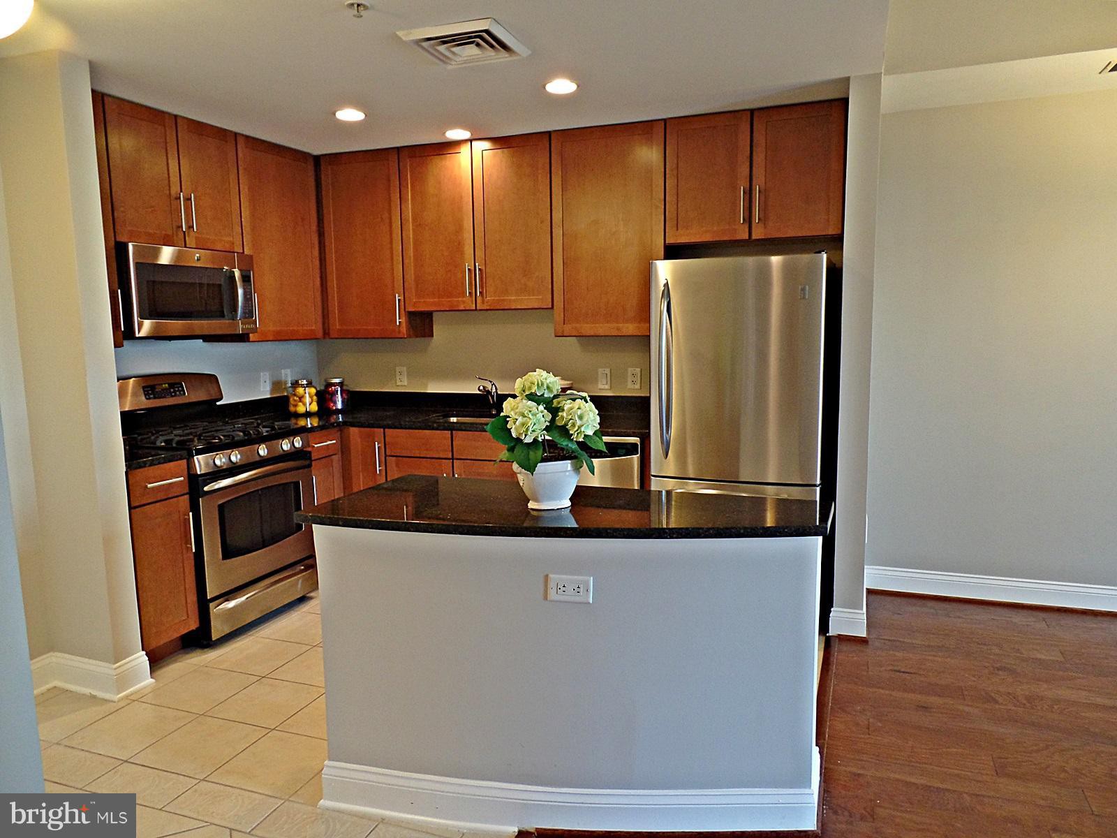 What will 2,000 rent you in Braddock Road Metro, right now?