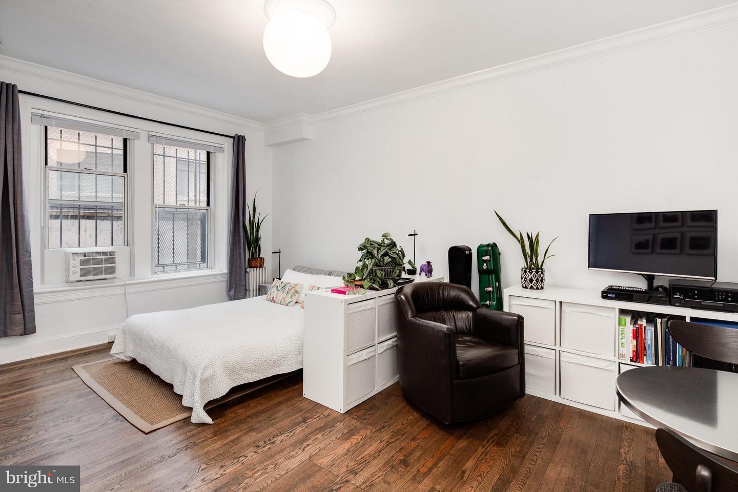 The cheapest apartment rentals in Adams explored